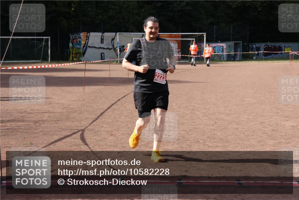 27.09.2026 - 35. Volkslauf durch das schöne Alstertal Strokosch-Dieckow http://msf.ph/oto/10582228 27.09.2026 13:12:25 Ziel 2223 meine-sportfotos.de