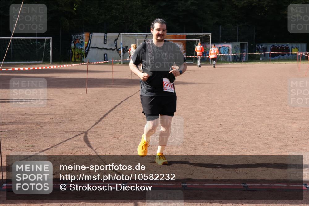 27.09.2026 - 35. Volkslauf durch das schöne Alstertal Strokosch-Dieckow http://msf.ph/oto/10582232 27.09.2026 13:12:25 Ziel 2223 meine-sportfotos.de