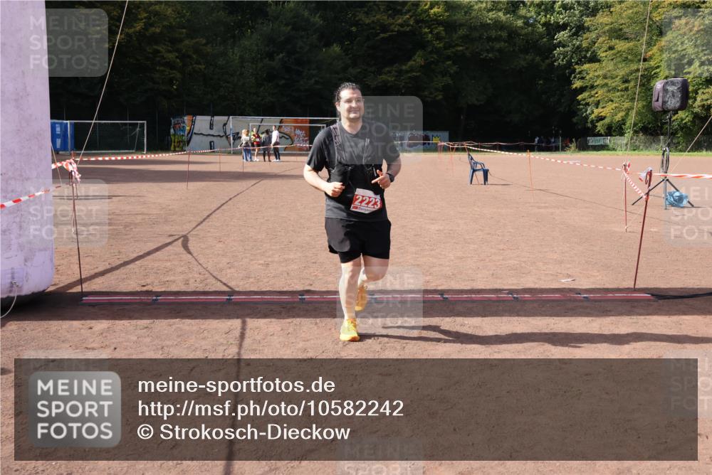 27.09.2026 - 35. Volkslauf durch das schöne Alstertal Strokosch-Dieckow http://msf.ph/oto/10582242 27.09.2026 13:12:26 Ziel 2223 meine-sportfotos.de