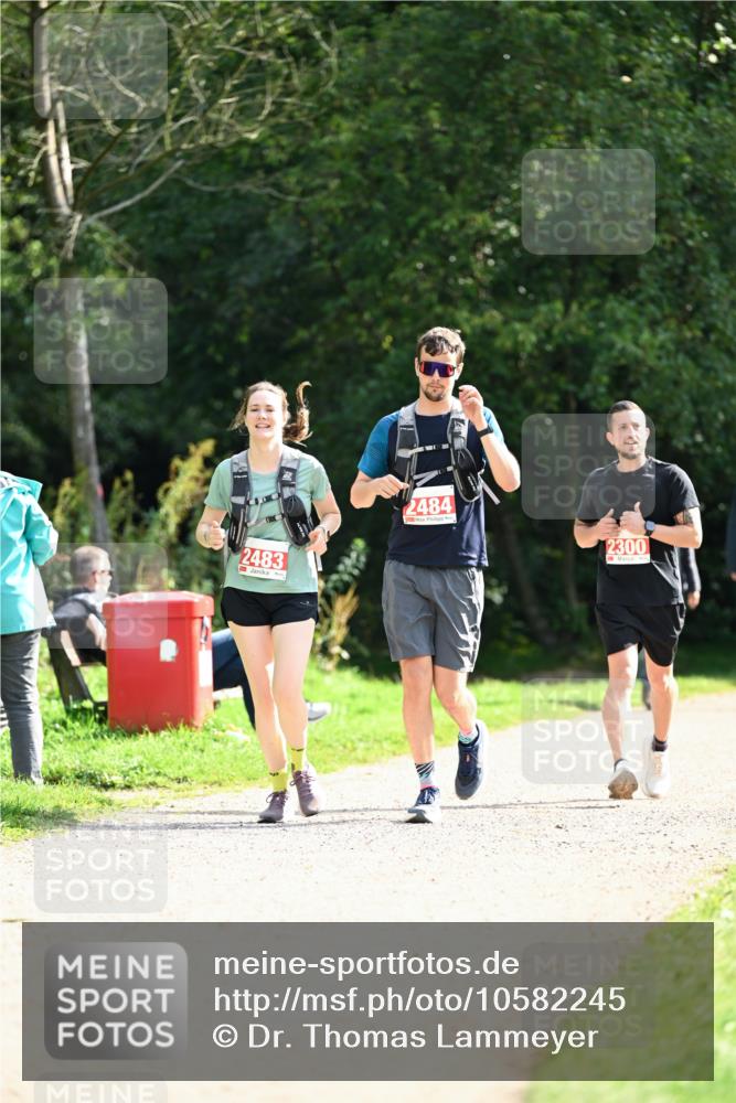 27.09.2026 - 35. Volkslauf durch das schöne Alstertal Dr. Thomas Lammeyer http://msf.ph/oto/10582245 27.09.2026 12:34:03 Laufen 2483, 2484, 2300 meine-sportfotos.de