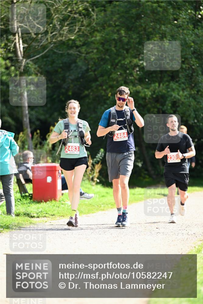 27.09.2026 - 35. Volkslauf durch das schöne Alstertal Dr. Thomas Lammeyer http://msf.ph/oto/10582247 27.09.2026 12:34:04 Laufen 2483, 2484, 230 meine-sportfotos.de