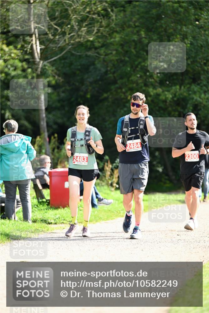 27.09.2026 - 35. Volkslauf durch das schöne Alstertal Dr. Thomas Lammeyer http://msf.ph/oto/10582249 27.09.2026 12:34:04 Laufen 2483, 2484, 2300 meine-sportfotos.de