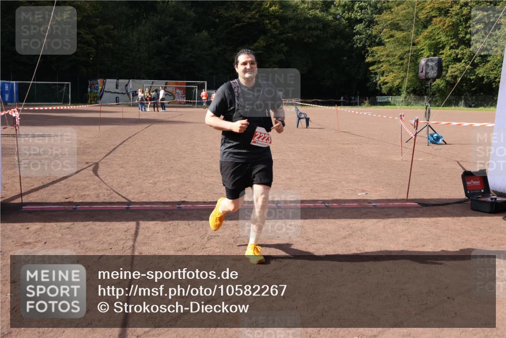 27.09.2026 - 35. Volkslauf durch das schöne Alstertal Strokosch-Dieckow http://msf.ph/oto/10582267 27.09.2026 13:12:26 Ziel 2223 meine-sportfotos.de