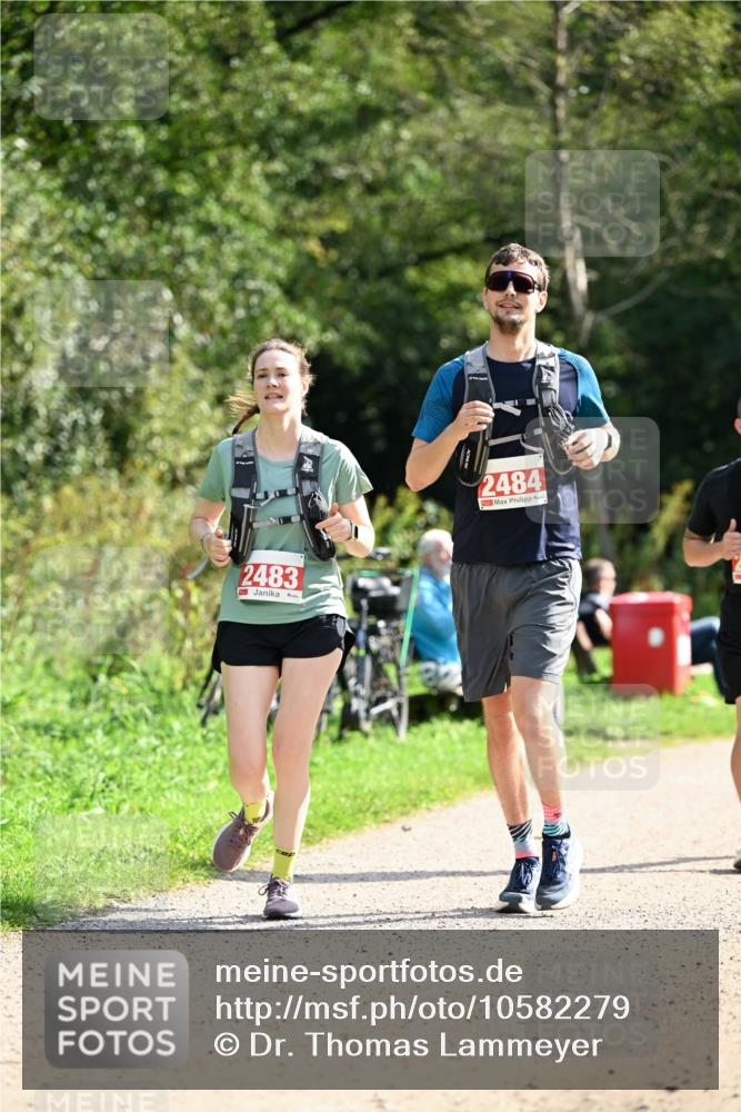 27.09.2026 - 35. Volkslauf durch das schöne Alstertal Dr. Thomas Lammeyer http://msf.ph/oto/10582279 27.09.2026 12:34:07 Laufen 2483, 2484 meine-sportfotos.de