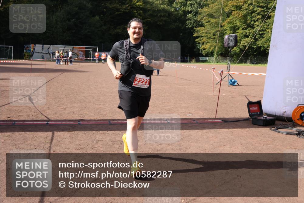 27.09.2026 - 35. Volkslauf durch das schöne Alstertal Strokosch-Dieckow http://msf.ph/oto/10582287 27.09.2026 13:12:27 Ziel 2223 meine-sportfotos.de