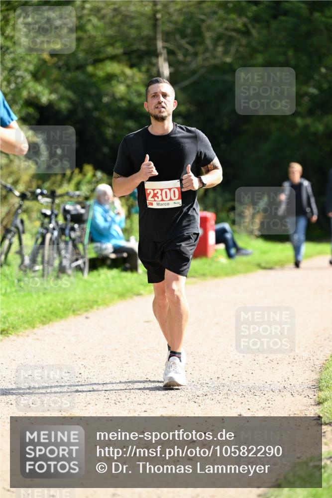 27.09.2026 - 35. Volkslauf durch das schöne Alstertal Dr. Thomas Lammeyer http://msf.ph/oto/10582290 27.09.2026 12:34:09 Laufen 2300 meine-sportfotos.de