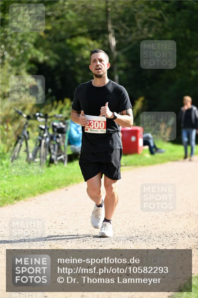 27.09.2026 - 35. Volkslauf durch das schöne Alstertal Dr. Thomas Lammeyer http://msf.ph/oto/10582293 27.09.2026 12:34:09 Laufen 2300 meine-sportfotos.de