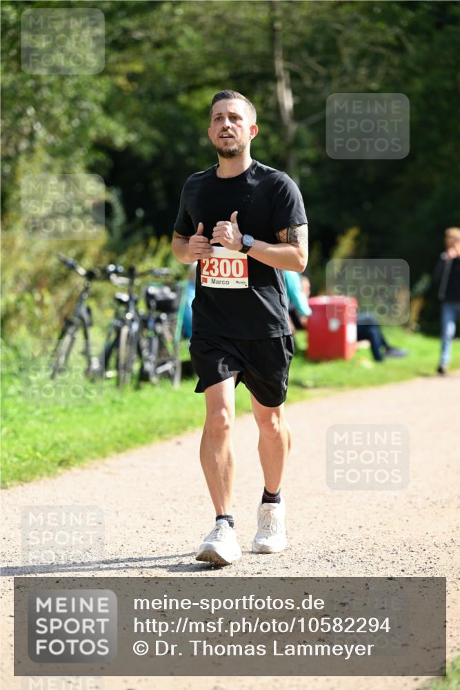 27.09.2026 - 35. Volkslauf durch das schöne Alstertal Dr. Thomas Lammeyer http://msf.ph/oto/10582294 27.09.2026 12:34:09 Laufen 2300 meine-sportfotos.de