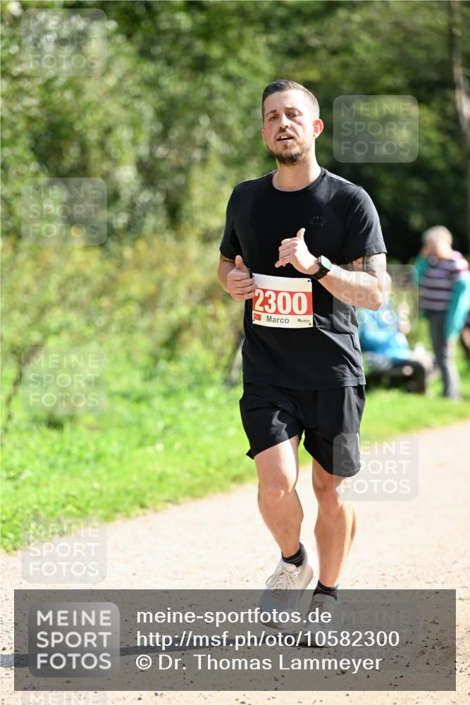 27.09.2026 - 35. Volkslauf durch das schöne Alstertal Dr. Thomas Lammeyer http://msf.ph/oto/10582300 27.09.2026 12:34:10 Laufen 2300 meine-sportfotos.de