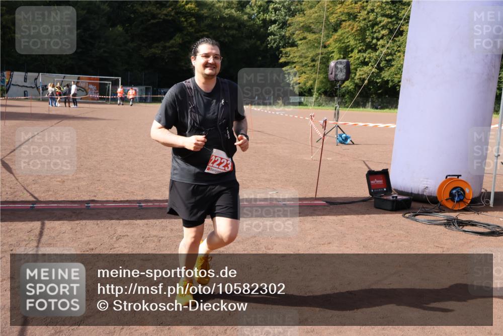 27.09.2026 - 35. Volkslauf durch das schöne Alstertal Strokosch-Dieckow http://msf.ph/oto/10582302 27.09.2026 13:12:27 Ziel 2223 meine-sportfotos.de