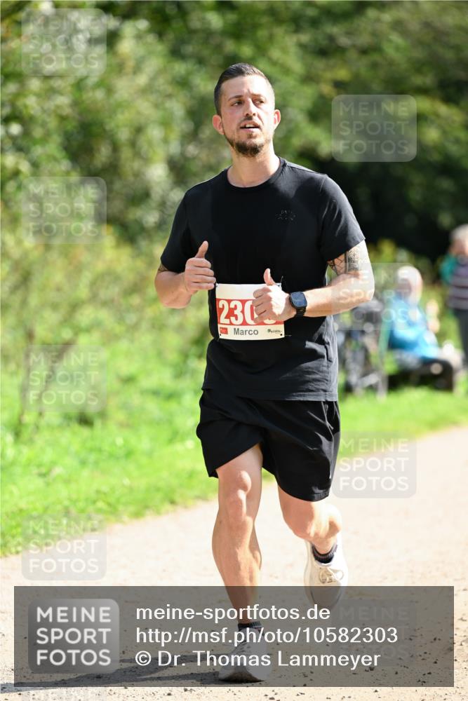 27.09.2026 - 35. Volkslauf durch das schöne Alstertal Dr. Thomas Lammeyer http://msf.ph/oto/10582303 27.09.2026 12:34:10 Laufen 230 meine-sportfotos.de