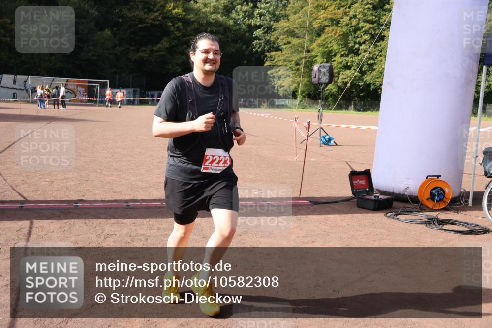 27.09.2026 - 35. Volkslauf durch das schöne Alstertal Strokosch-Dieckow http://msf.ph/oto/10582308 27.09.2026 13:12:27 Ziel 2223 meine-sportfotos.de