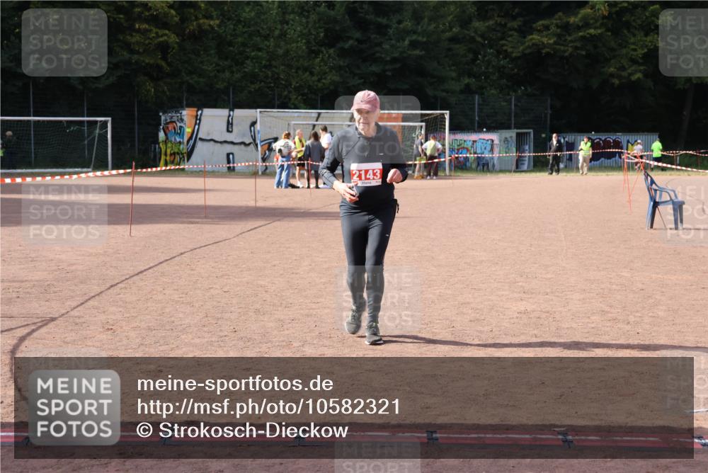 27.09.2026 - 35. Volkslauf durch das schöne Alstertal Strokosch-Dieckow http://msf.ph/oto/10582321 27.09.2026 13:14:24 Ziel 2143 meine-sportfotos.de