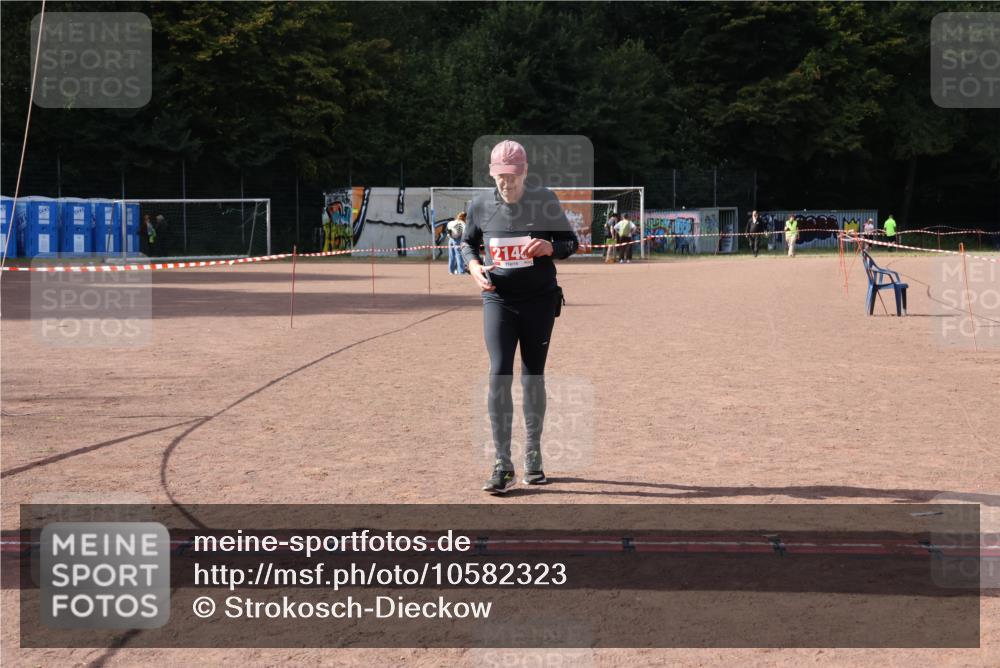 27.09.2026 - 35. Volkslauf durch das schöne Alstertal Strokosch-Dieckow http://msf.ph/oto/10582323 27.09.2026 13:14:24 Ziel 2143 meine-sportfotos.de