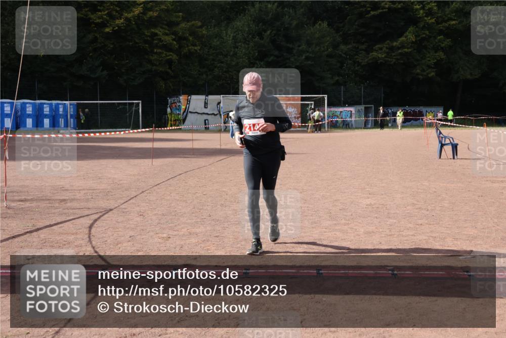 27.09.2026 - 35. Volkslauf durch das schöne Alstertal Strokosch-Dieckow http://msf.ph/oto/10582325 27.09.2026 13:14:25 Ziel 2143 meine-sportfotos.de