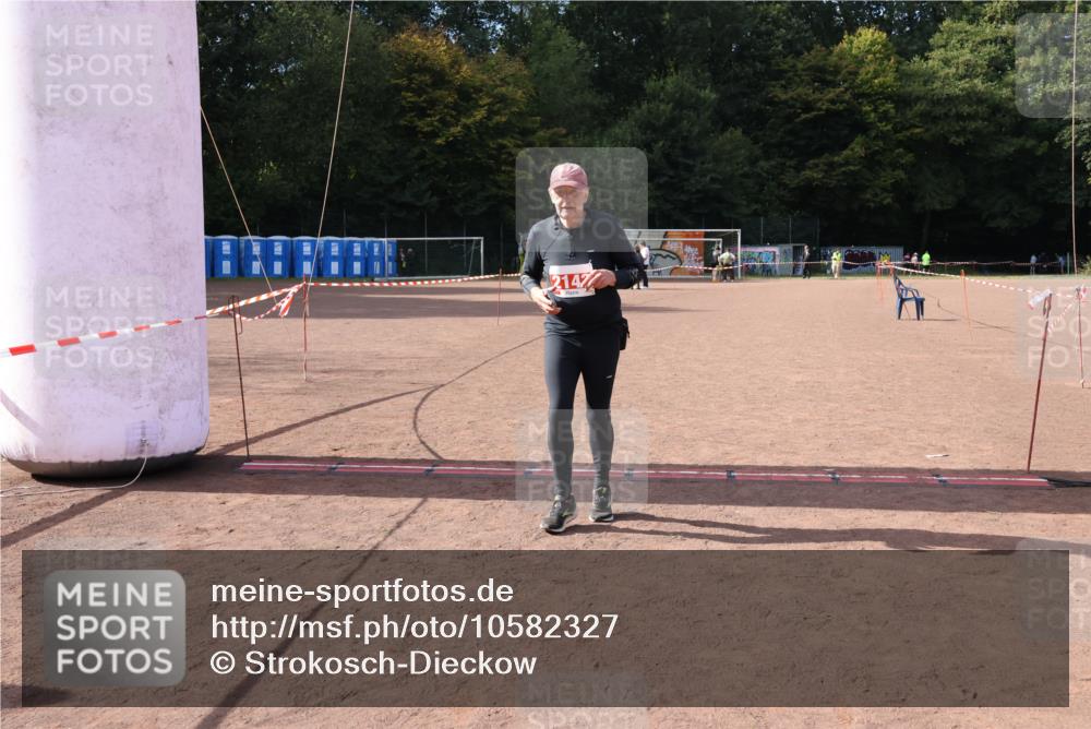 27.09.2026 - 35. Volkslauf durch das schöne Alstertal Strokosch-Dieckow http://msf.ph/oto/10582327 27.09.2026 13:14:26 Ziel 2143 meine-sportfotos.de
