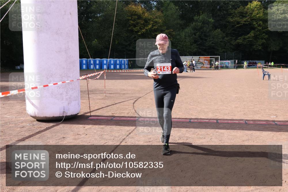 27.09.2026 - 35. Volkslauf durch das schöne Alstertal Strokosch-Dieckow http://msf.ph/oto/10582335 27.09.2026 13:14:26 Ziel 2143 meine-sportfotos.de