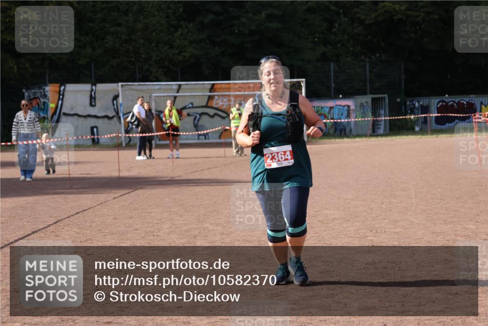 27.09.2026 - 35. Volkslauf durch das schöne Alstertal Strokosch-Dieckow http://msf.ph/oto/10582370 27.09.2026 13:17:01 Ziel 2364 meine-sportfotos.de