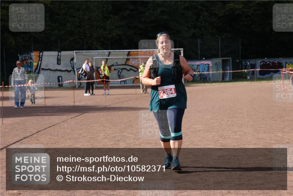 27.09.2026 - 35. Volkslauf durch das schöne Alstertal Strokosch-Dieckow http://msf.ph/oto/10582371 27.09.2026 13:17:01 Ziel 2364 meine-sportfotos.de
