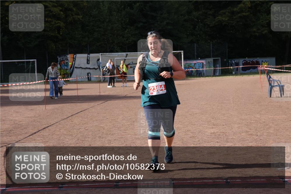 27.09.2026 - 35. Volkslauf durch das schöne Alstertal Strokosch-Dieckow http://msf.ph/oto/10582373 27.09.2026 13:17:02 Ziel 2364 meine-sportfotos.de