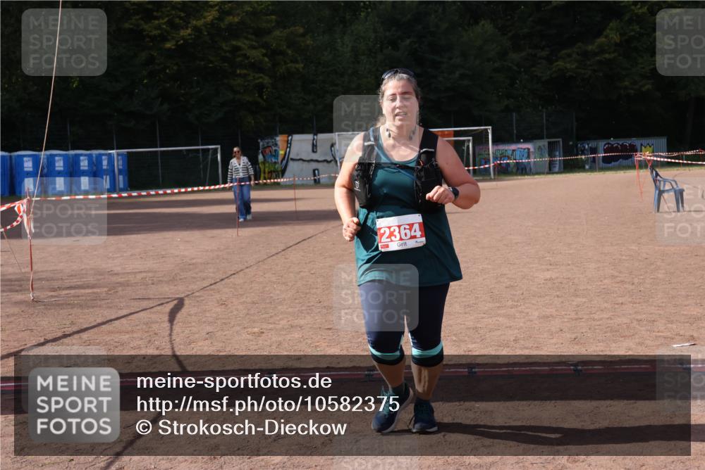 27.09.2026 - 35. Volkslauf durch das schöne Alstertal Strokosch-Dieckow http://msf.ph/oto/10582375 27.09.2026 13:17:03 Ziel 2364 meine-sportfotos.de