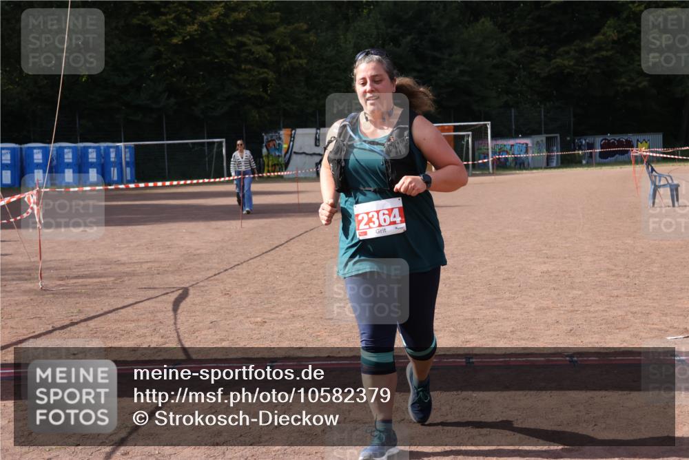 27.09.2026 - 35. Volkslauf durch das schöne Alstertal Strokosch-Dieckow http://msf.ph/oto/10582379 27.09.2026 13:17:03 Ziel 2364 meine-sportfotos.de