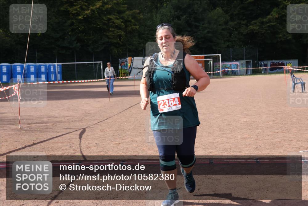 27.09.2026 - 35. Volkslauf durch das schöne Alstertal Strokosch-Dieckow http://msf.ph/oto/10582380 27.09.2026 13:17:03 Ziel 2364 meine-sportfotos.de