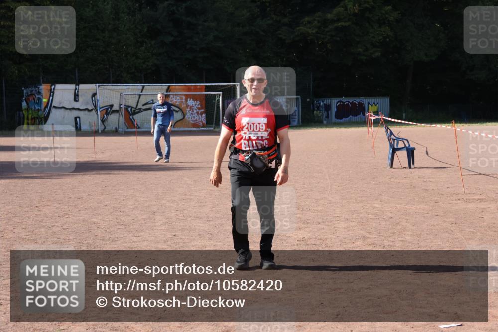 27.09.2026 - 35. Volkslauf durch das schöne Alstertal Strokosch-Dieckow http://msf.ph/oto/10582420 27.09.2026 13:29:36 Ziel 2009 meine-sportfotos.de