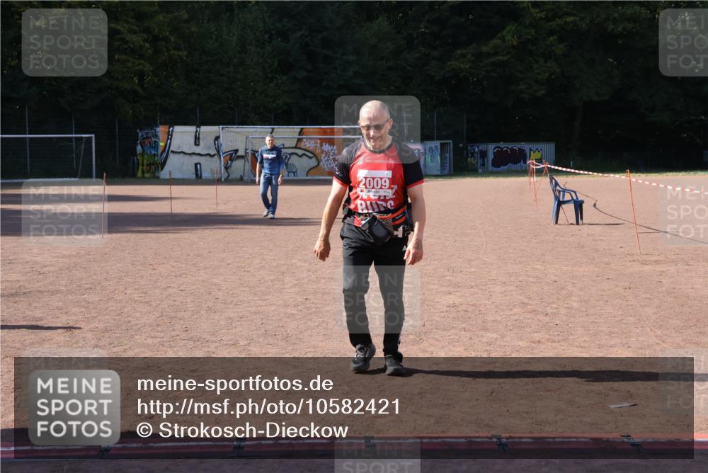 27.09.2026 - 35. Volkslauf durch das schöne Alstertal Strokosch-Dieckow http://msf.ph/oto/10582421 27.09.2026 13:29:37 Ziel 2009 meine-sportfotos.de