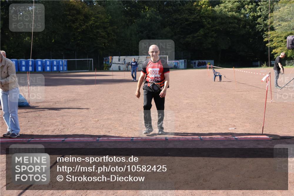 27.09.2026 - 35. Volkslauf durch das schöne Alstertal Strokosch-Dieckow http://msf.ph/oto/10582425 27.09.2026 13:29:38 Ziel 2009 meine-sportfotos.de