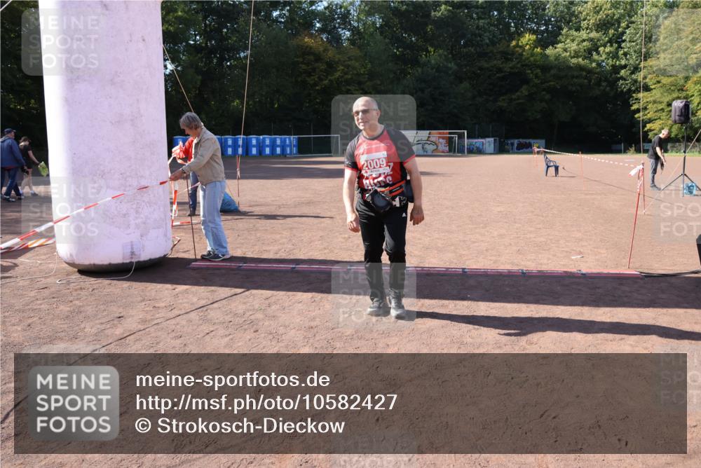 27.09.2026 - 35. Volkslauf durch das schöne Alstertal Strokosch-Dieckow http://msf.ph/oto/10582427 27.09.2026 13:29:39 Ziel 2009 meine-sportfotos.de