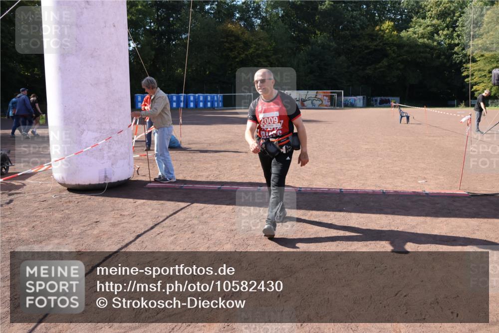 27.09.2026 - 35. Volkslauf durch das schöne Alstertal Strokosch-Dieckow http://msf.ph/oto/10582430 27.09.2026 13:29:39 Ziel 2009 meine-sportfotos.de
