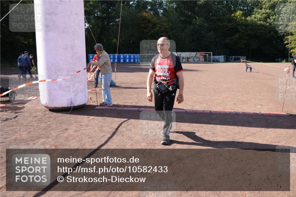 27.09.2026 - 35. Volkslauf durch das schöne Alstertal Strokosch-Dieckow http://msf.ph/oto/10582433 27.09.2026 13:29:40 Ziel 2009 meine-sportfotos.de