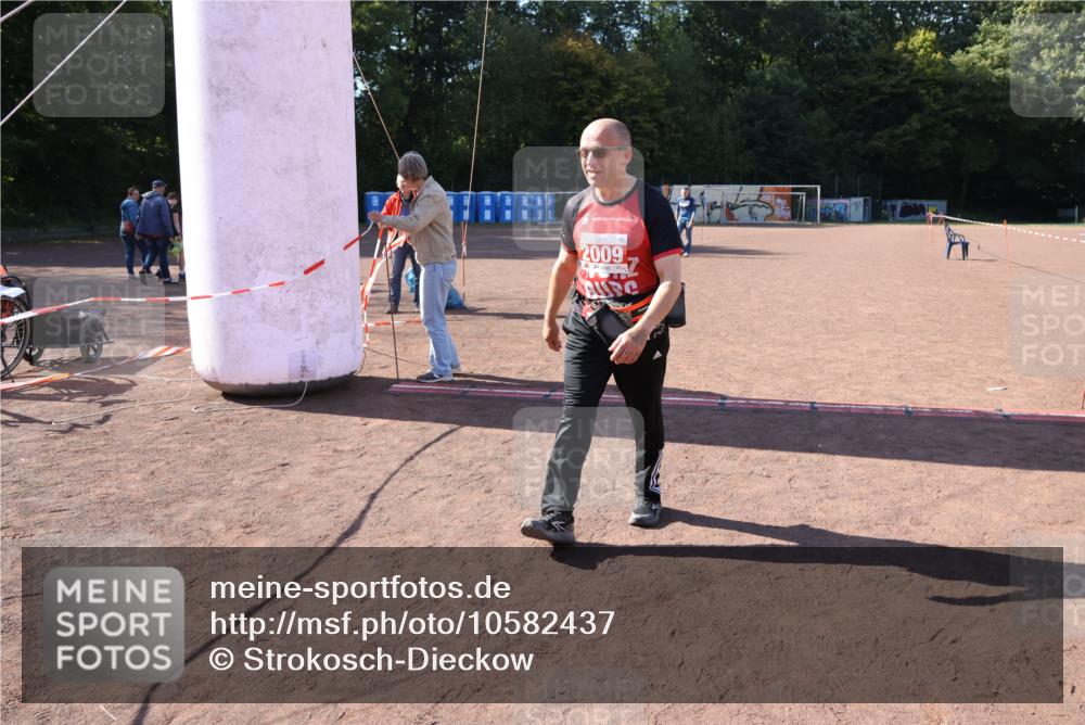 27.09.2026 - 35. Volkslauf durch das schöne Alstertal Strokosch-Dieckow http://msf.ph/oto/10582437 27.09.2026 13:29:40 Ziel 2009 meine-sportfotos.de