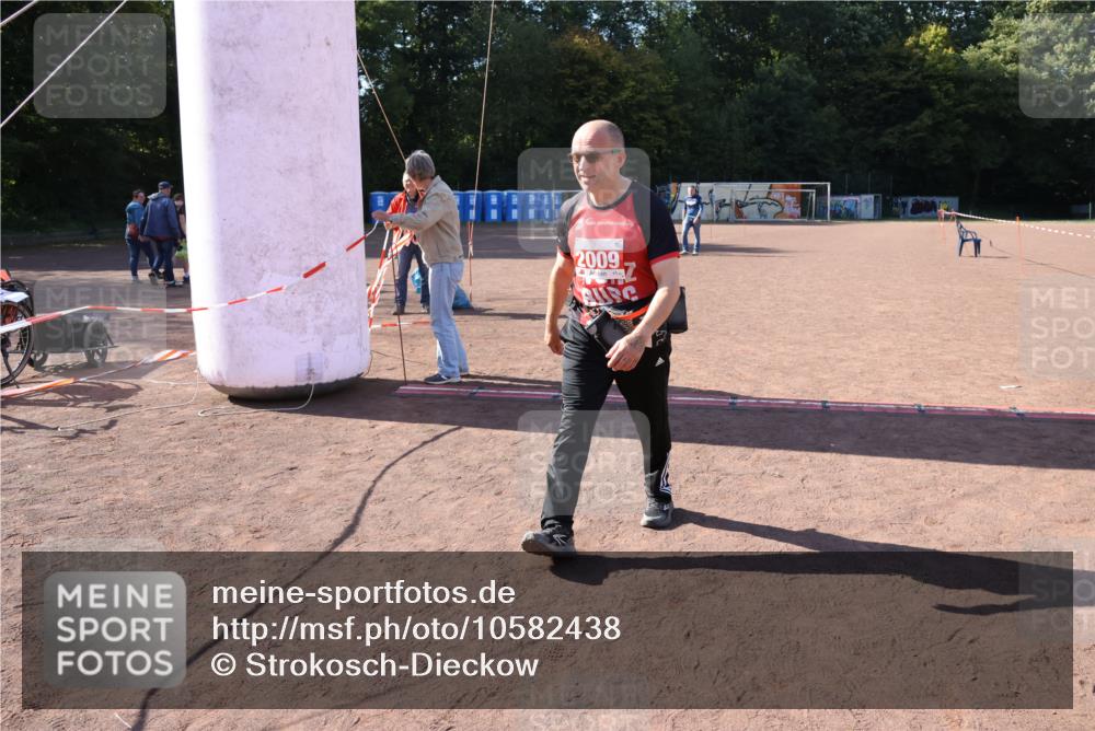 27.09.2026 - 35. Volkslauf durch das schöne Alstertal Strokosch-Dieckow http://msf.ph/oto/10582438 27.09.2026 13:29:40 Ziel 2009 meine-sportfotos.de