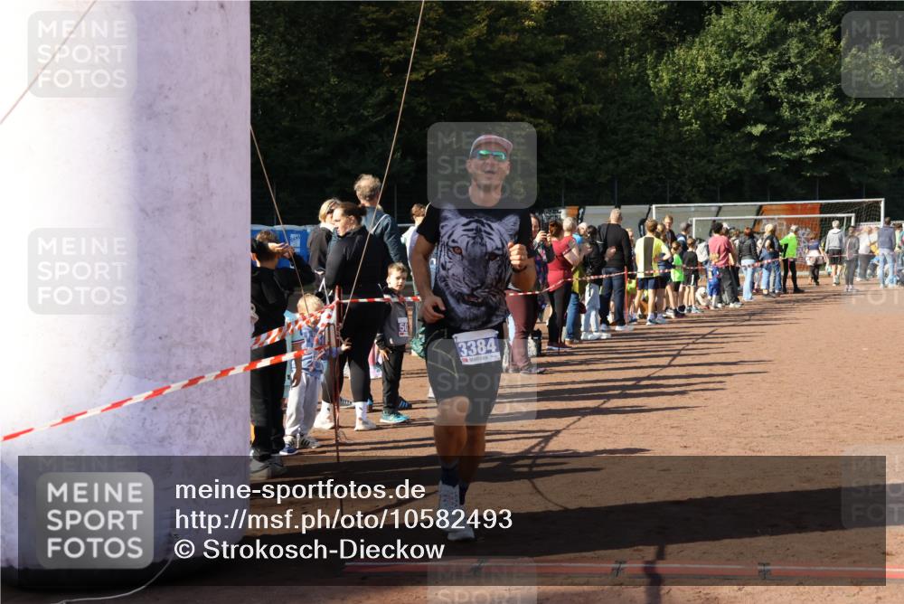 27.09.2026 - 35. Volkslauf durch das schöne Alstertal Strokosch-Dieckow http://msf.ph/oto/10582493 27.09.2026 11:18:01 Ziel 3384 meine-sportfotos.de