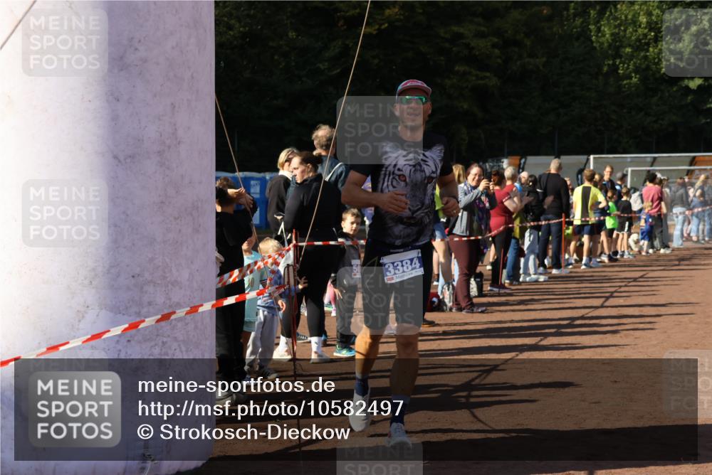 27.09.2026 - 35. Volkslauf durch das schöne Alstertal Strokosch-Dieckow http://msf.ph/oto/10582497 27.09.2026 11:18:01 Ziel 3384 meine-sportfotos.de