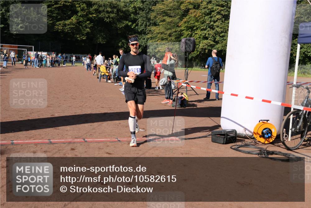 27.09.2026 - 35. Volkslauf durch das schöne Alstertal Strokosch-Dieckow http://msf.ph/oto/10582615 27.09.2026 11:15:39 Ziel 3261 meine-sportfotos.de