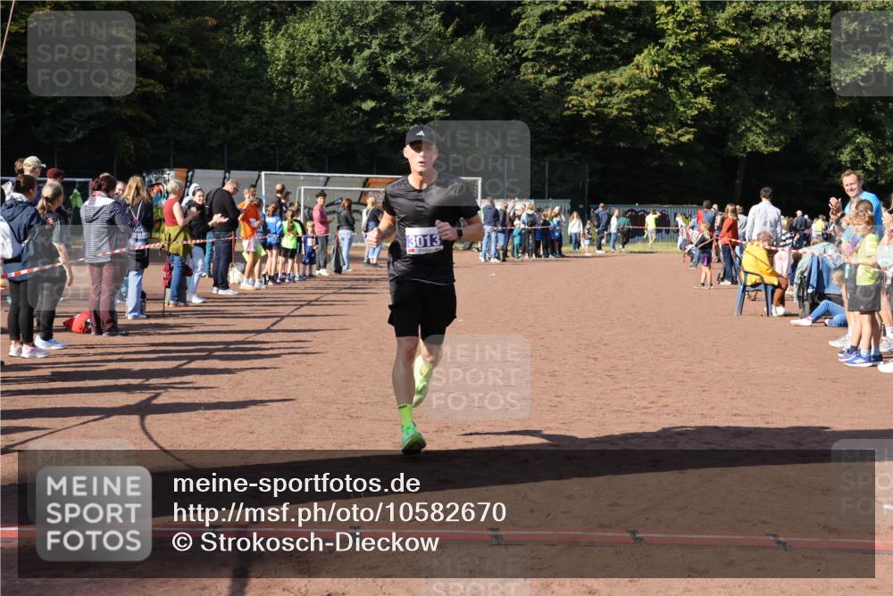 27.09.2026 - 35. Volkslauf durch das schöne Alstertal Strokosch-Dieckow http://msf.ph/oto/10582670 27.09.2026 11:14:12 Ziel 3013, 3353 meine-sportfotos.de