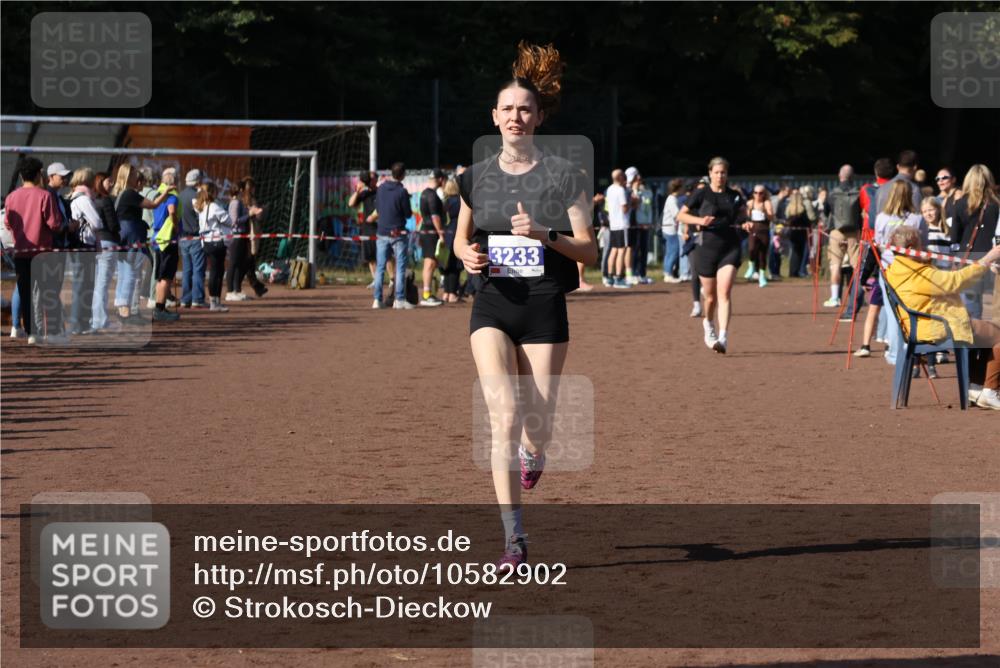 27.09.2026 - 35. Volkslauf durch das schöne Alstertal Strokosch-Dieckow http://msf.ph/oto/10582902 27.09.2026 11:27:25 Ziel 3128, 3233 meine-sportfotos.de