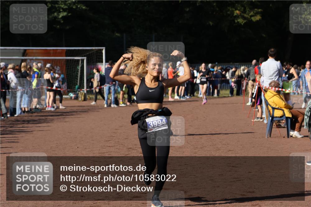 27.09.2026 - 35. Volkslauf durch das schöne Alstertal Strokosch-Dieckow http://msf.ph/oto/10583022 27.09.2026 11:27:13 Ziel 3207, 3994 meine-sportfotos.de