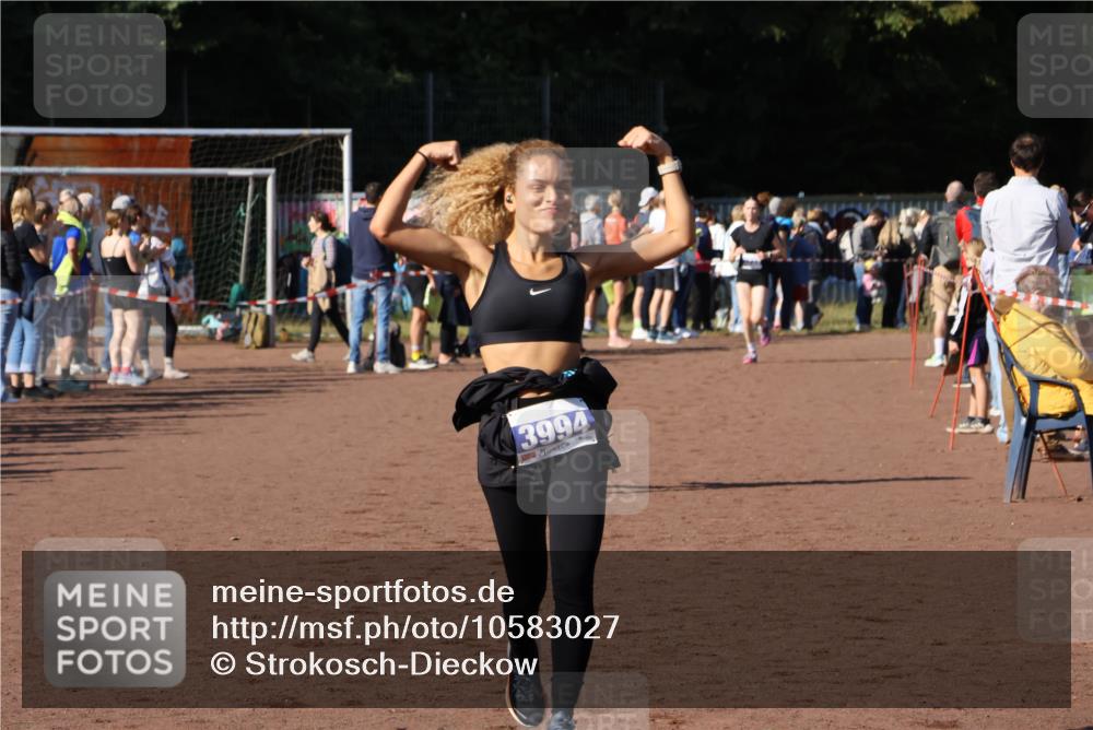 27.09.2026 - 35. Volkslauf durch das schöne Alstertal Strokosch-Dieckow http://msf.ph/oto/10583027 27.09.2026 11:27:13 Ziel 3207, 3994 meine-sportfotos.de