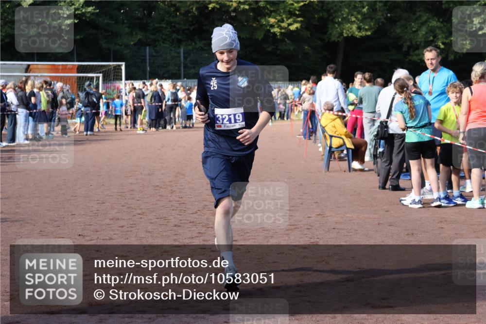 27.09.2026 - 35. Volkslauf durch das schöne Alstertal Strokosch-Dieckow http://msf.ph/oto/10583051 27.09.2026 11:30:46 Ziel 3219 meine-sportfotos.de