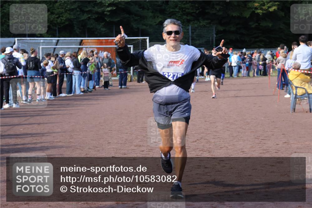 27.09.2026 - 35. Volkslauf durch das schöne Alstertal Strokosch-Dieckow http://msf.ph/oto/10583082 27.09.2026 11:30:30 Ziel 1415, 3275 meine-sportfotos.de