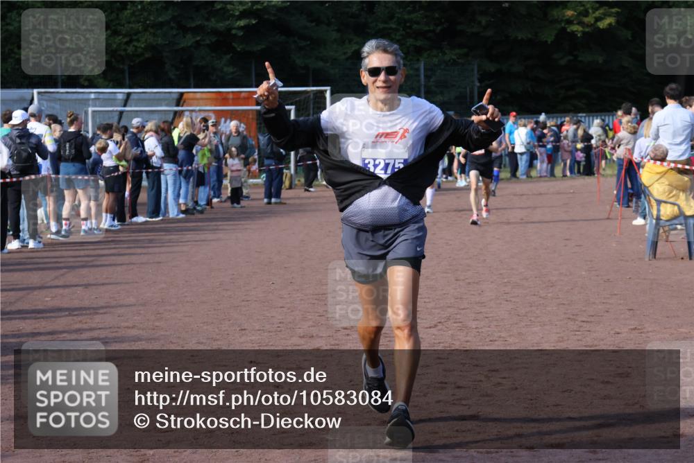 27.09.2026 - 35. Volkslauf durch das schöne Alstertal Strokosch-Dieckow http://msf.ph/oto/10583084 27.09.2026 11:30:30 Ziel 1415, 3275 meine-sportfotos.de