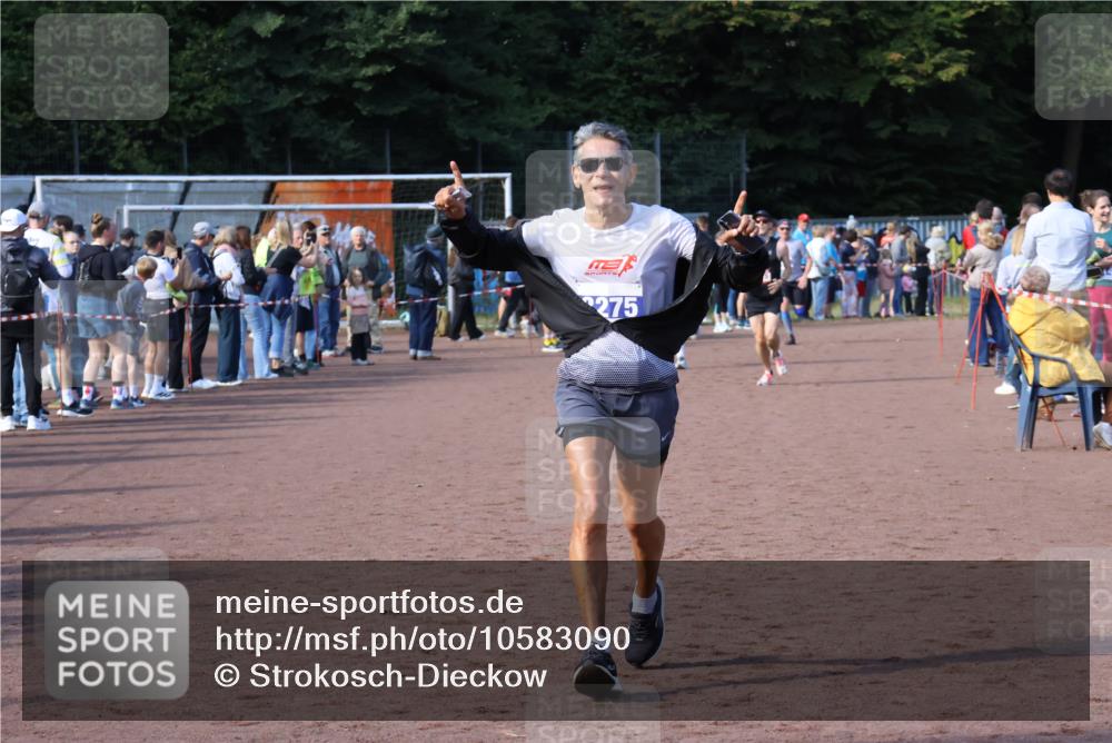 27.09.2026 - 35. Volkslauf durch das schöne Alstertal Strokosch-Dieckow http://msf.ph/oto/10583090 27.09.2026 11:30:30 Ziel 1415, 3275 meine-sportfotos.de