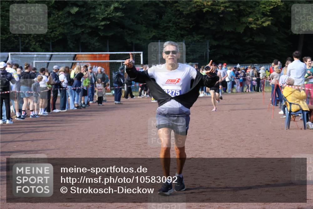 27.09.2026 - 35. Volkslauf durch das schöne Alstertal Strokosch-Dieckow http://msf.ph/oto/10583092 27.09.2026 11:30:29 Ziel 1415, 3275 meine-sportfotos.de