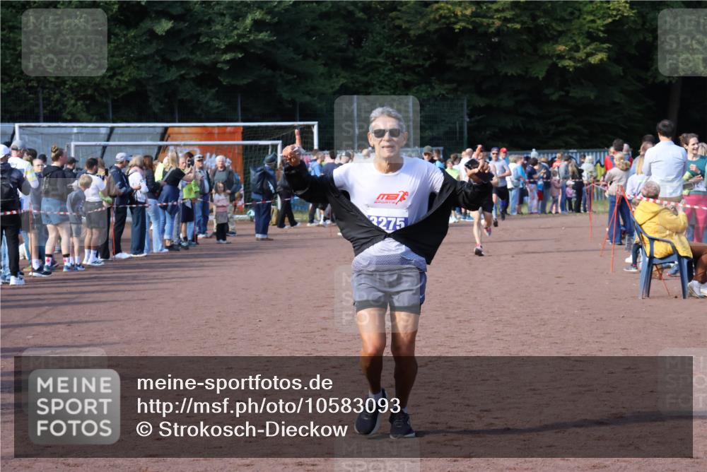 27.09.2026 - 35. Volkslauf durch das schöne Alstertal Strokosch-Dieckow http://msf.ph/oto/10583093 27.09.2026 11:30:29 Ziel 1415, 3275 meine-sportfotos.de