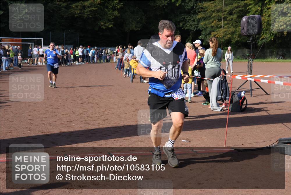 27.09.2026 - 35. Volkslauf durch das schöne Alstertal Strokosch-Dieckow http://msf.ph/oto/10583105 27.09.2026 11:30:06 Ziel 1414, 3142, 3329, 3347 meine-sportfotos.de