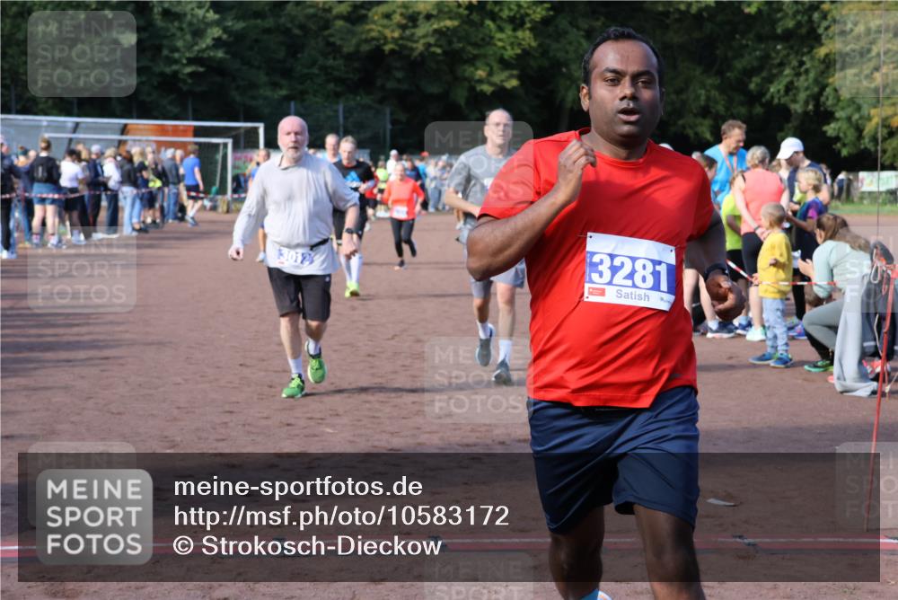 27.09.2026 - 35. Volkslauf durch das schöne Alstertal Strokosch-Dieckow http://msf.ph/oto/10583172 27.09.2026 11:29:44 Ziel 3012, 3210, 3241, 3253, 3263, 3281, 3413 meine-sportfotos.de